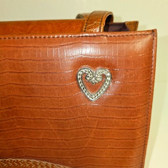 Unbranded Leather Purse with Silver Heart Accent - Picture 2 of 15